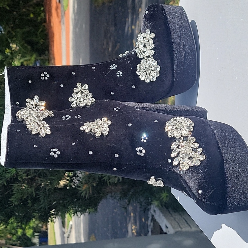 Express rhinestone platform heel boots booties size 7